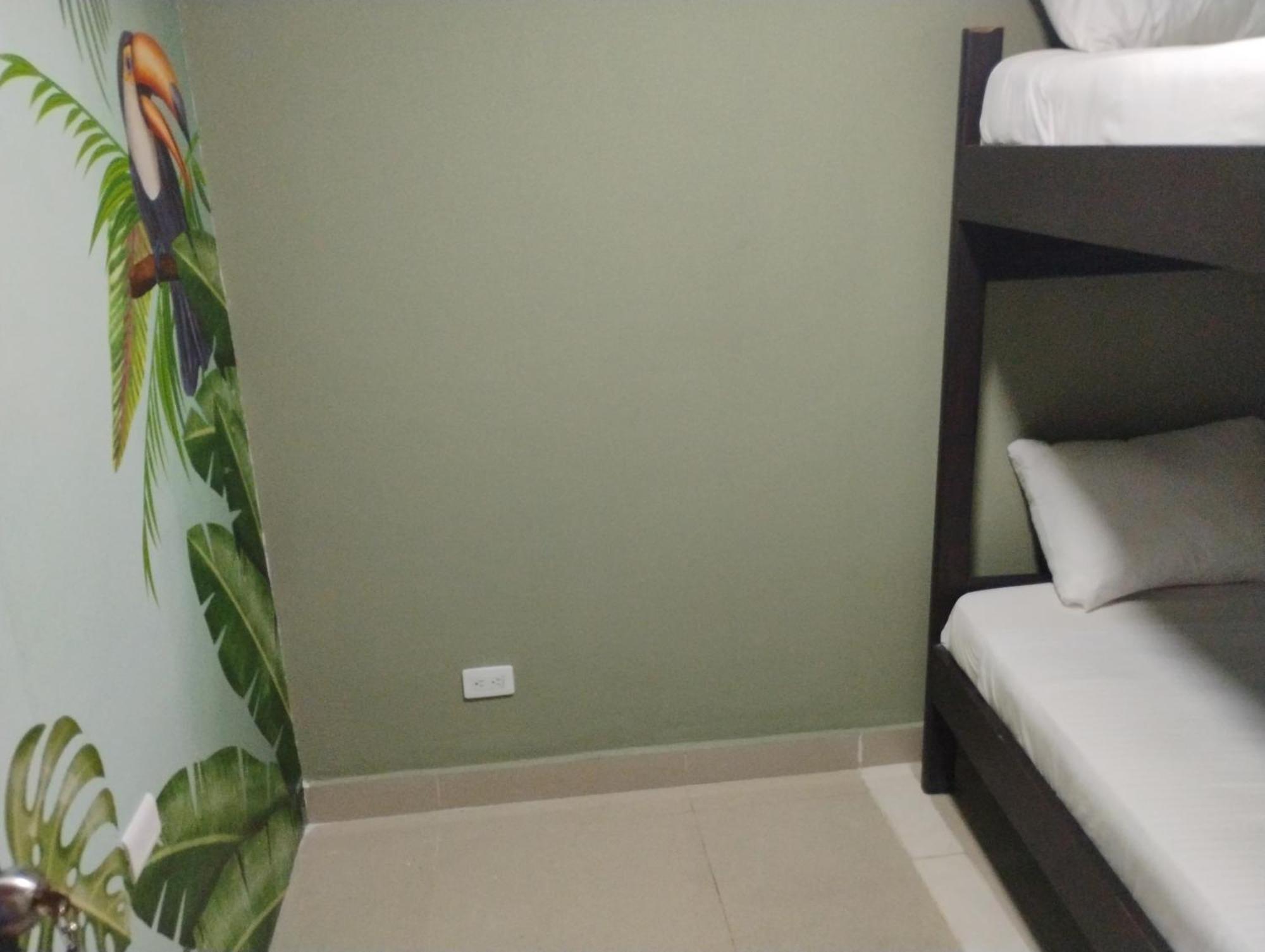 Parceros Med Hostel Medellín Buitenkant foto